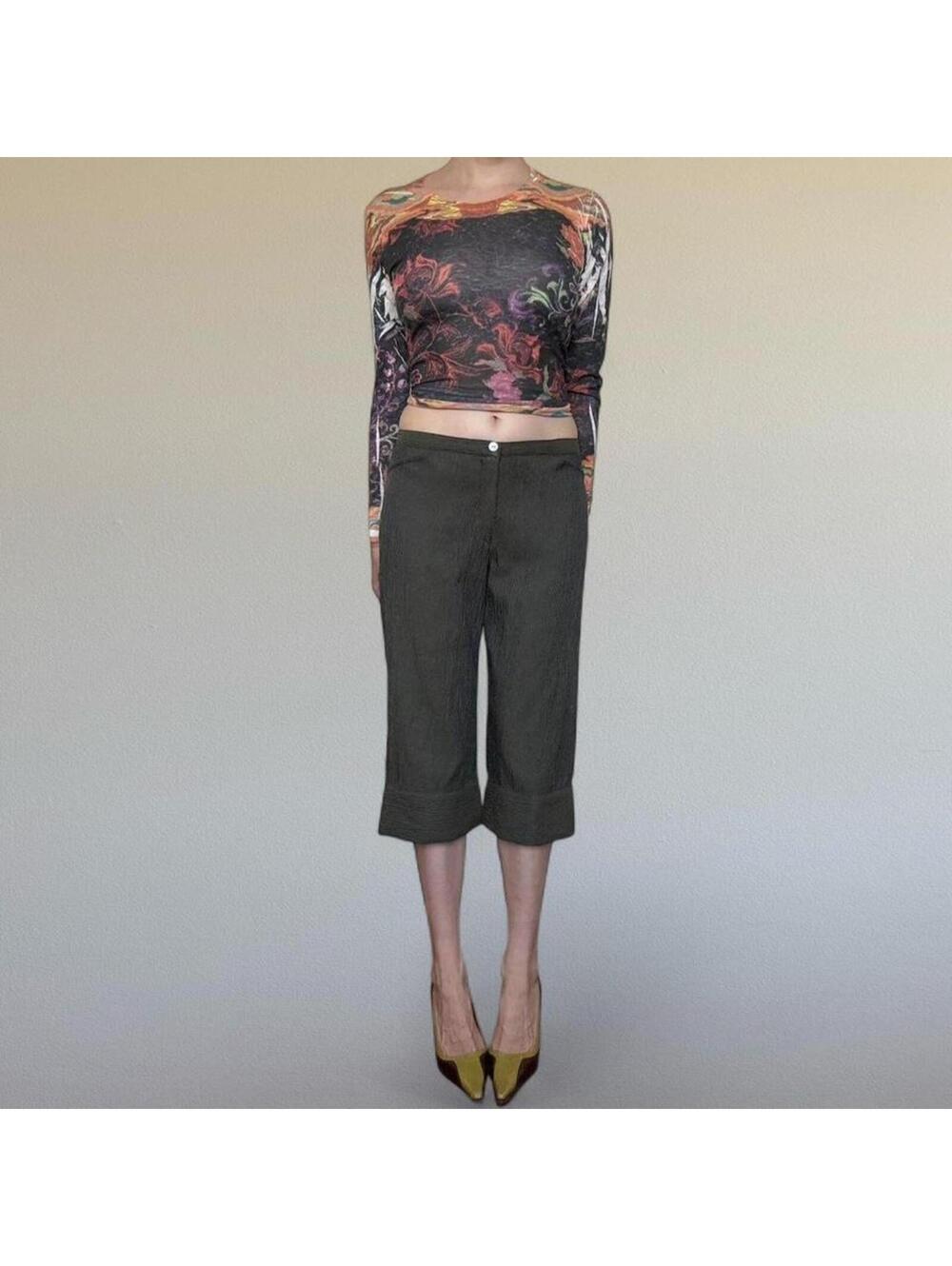 Khaki green capris Sz. L